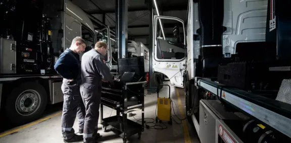 LVS-Trucks_monteur_2 LVS-Trucks_monteur_2