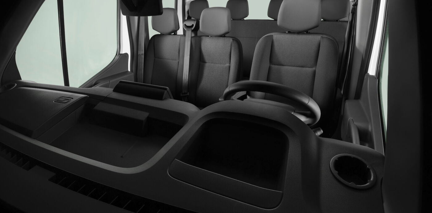 Renault Master bedrijfswagen met dubbele cabine van binnen interieur