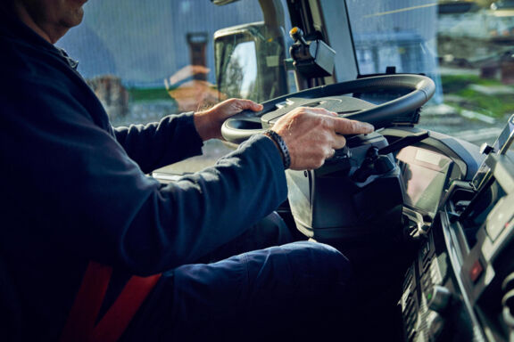 LVS-Renault-Trucks-C-verstelbaar-stuur LVS-Renault-Trucks-C-verstelbaar-stuur