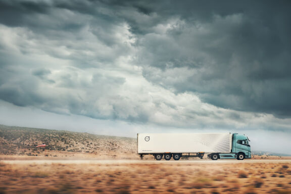 Volvo_Trucks-dealernaam-Volvo_FH_Aero_Electric_02