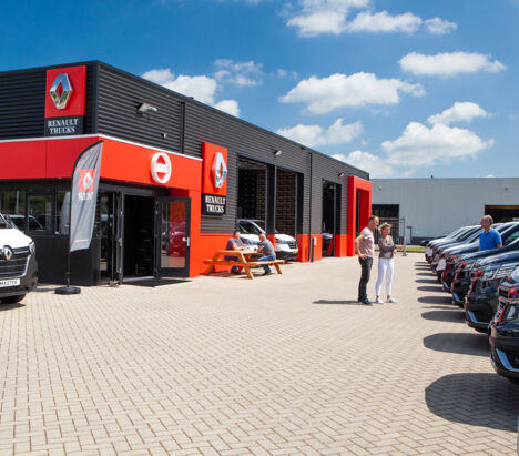 lvs-bedrijfswagens-pand-renault-masters lvs-bedrijfswagens-pand-renault-masters