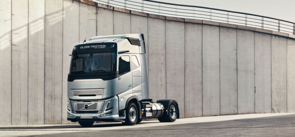 Volvo_Trucks-dealernaam-Volvo_FH_Aero_gas-powered_05 Volvo FH Aero LNG