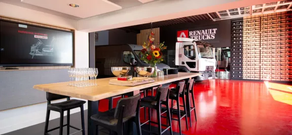 177-LVS-Bedrijfswagens_Renault Trucks Experience Centre (17)_ Sales Manager Renault Trucks